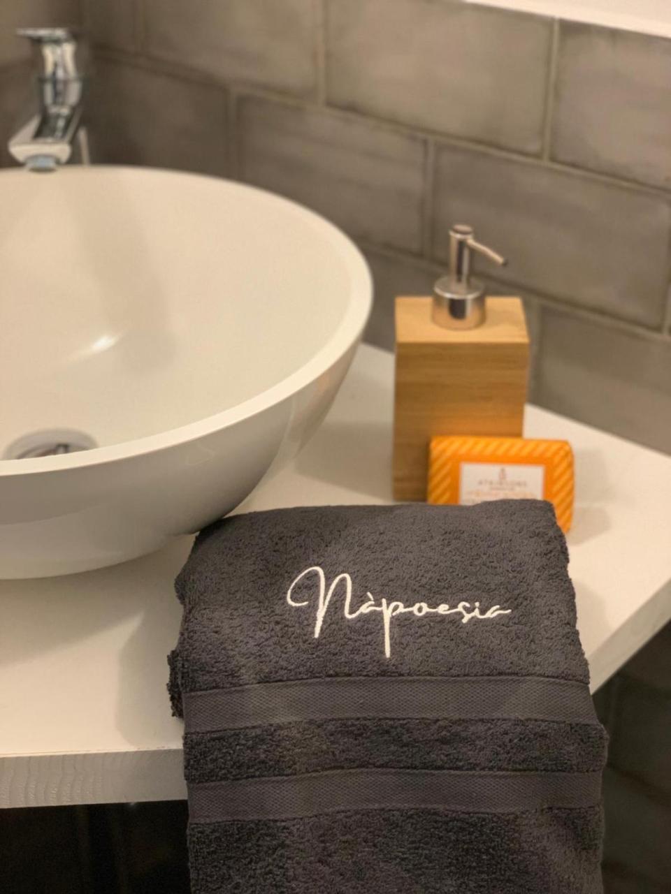 Apartament Napoesia Duomo House Neapol Zewnętrze zdjęcie