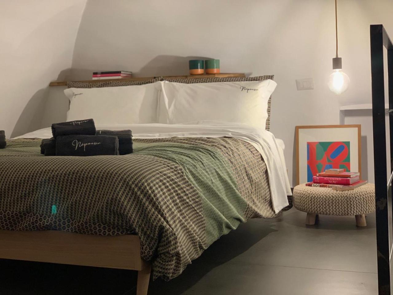 Apartament Napoesia Duomo House Neapol Zewnętrze zdjęcie
